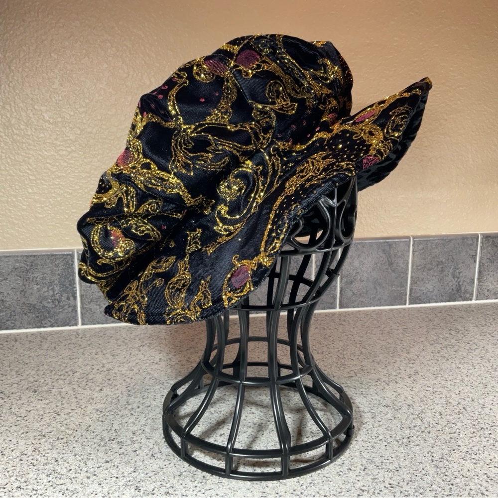 NEW - REVERSIBLE velvet and gold sparkle Hat